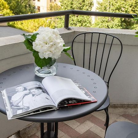Little Paris By Urbanesq Appartement Boekarest Buitenkant foto