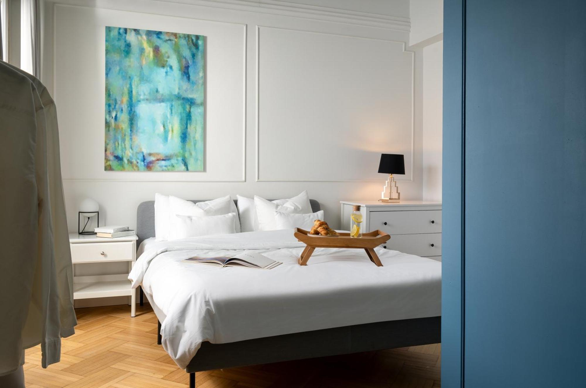 Little Paris By Urbanesq Appartement Boekarest Buitenkant foto
