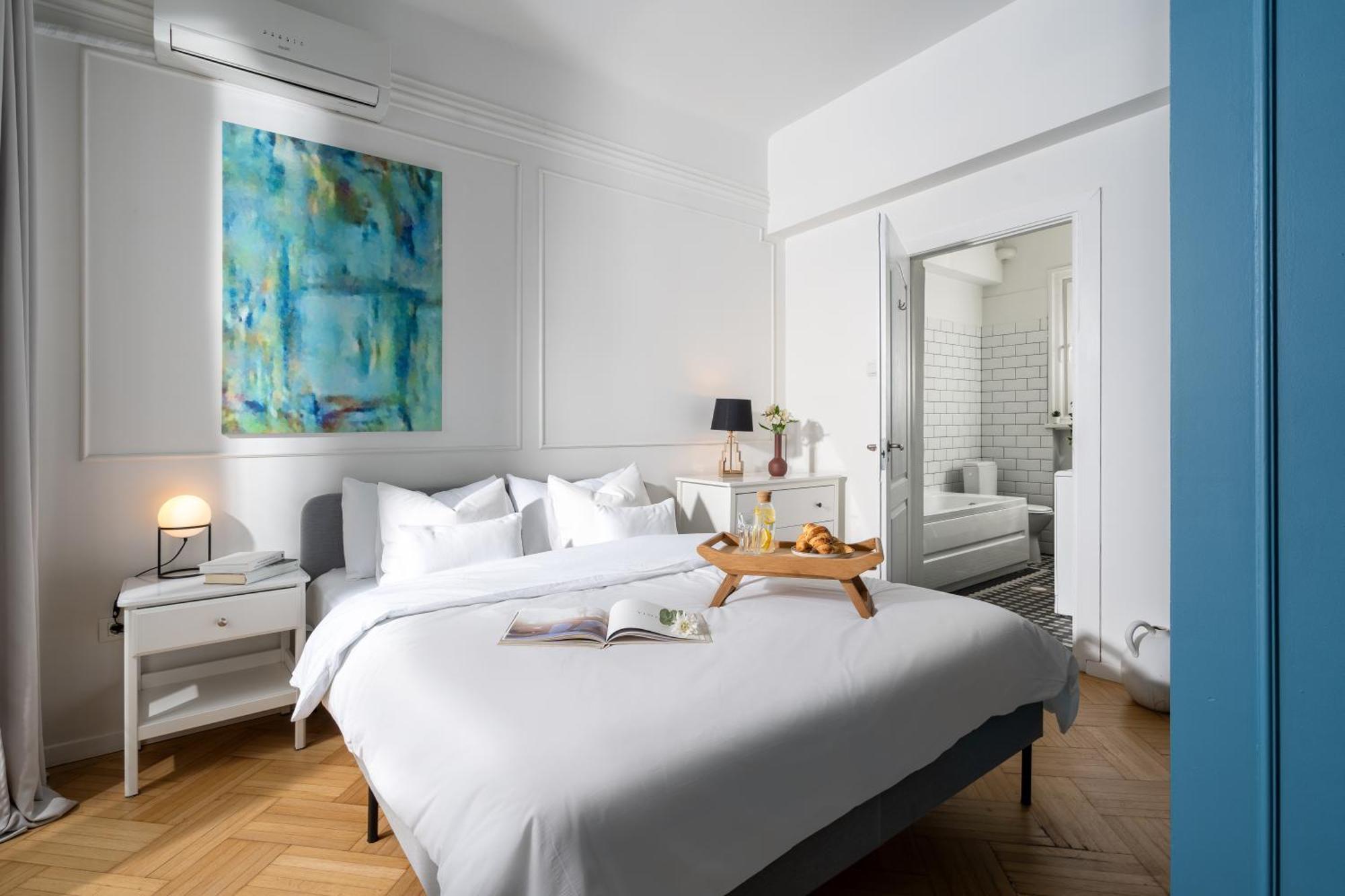 Little Paris By Urbanesq Appartement Boekarest Buitenkant foto