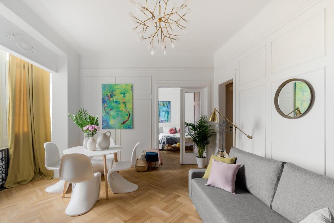 Little Paris By Urbanesq Appartement Boekarest Buitenkant foto